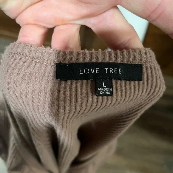 LOVE Tree. Ribbed. Crop top. Tan. Button up. Scoop neck. Rousching. - Picture 4 of 4